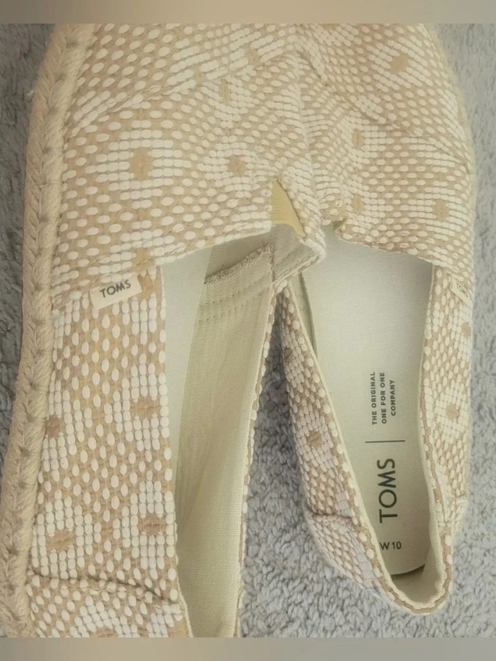 Toms Woven Tan & Cream Slip-On Loafers  Women’s (Size 10) NWOT